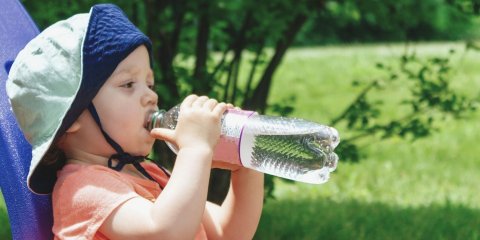 Can A toddler drink too much water? - Header Image