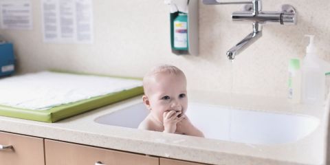 How Often To Bathe Baby In Winter - How Often Should I Bathe A Newborn Quora - Babies do not sweat much during winters.