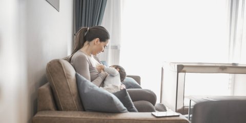 How to stop breastfeeding a toddler - Header Image