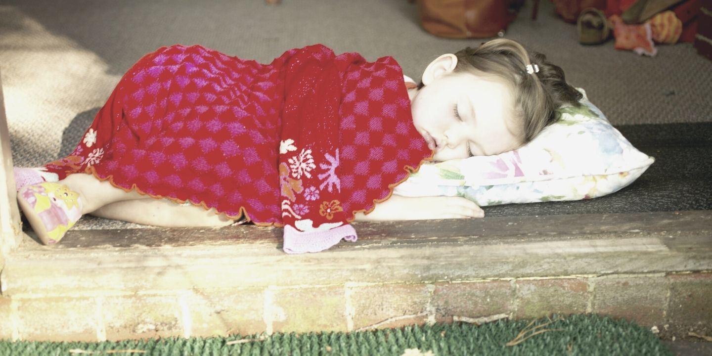 toddler sleep on mattress on floor