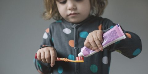 How to choose (and use) toothpaste for toddlers - Header Image