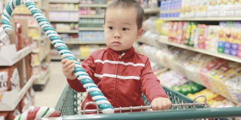 When can your baby sit in a shopping cart? - Header Image